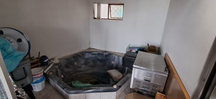 9 Bedroom Property for Sale in Winterstrand Eastern Cape